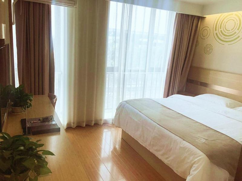 Greentree Inn Shanghai Minhang District Beiqiao Subway Station Express Hotel Buitenkant foto