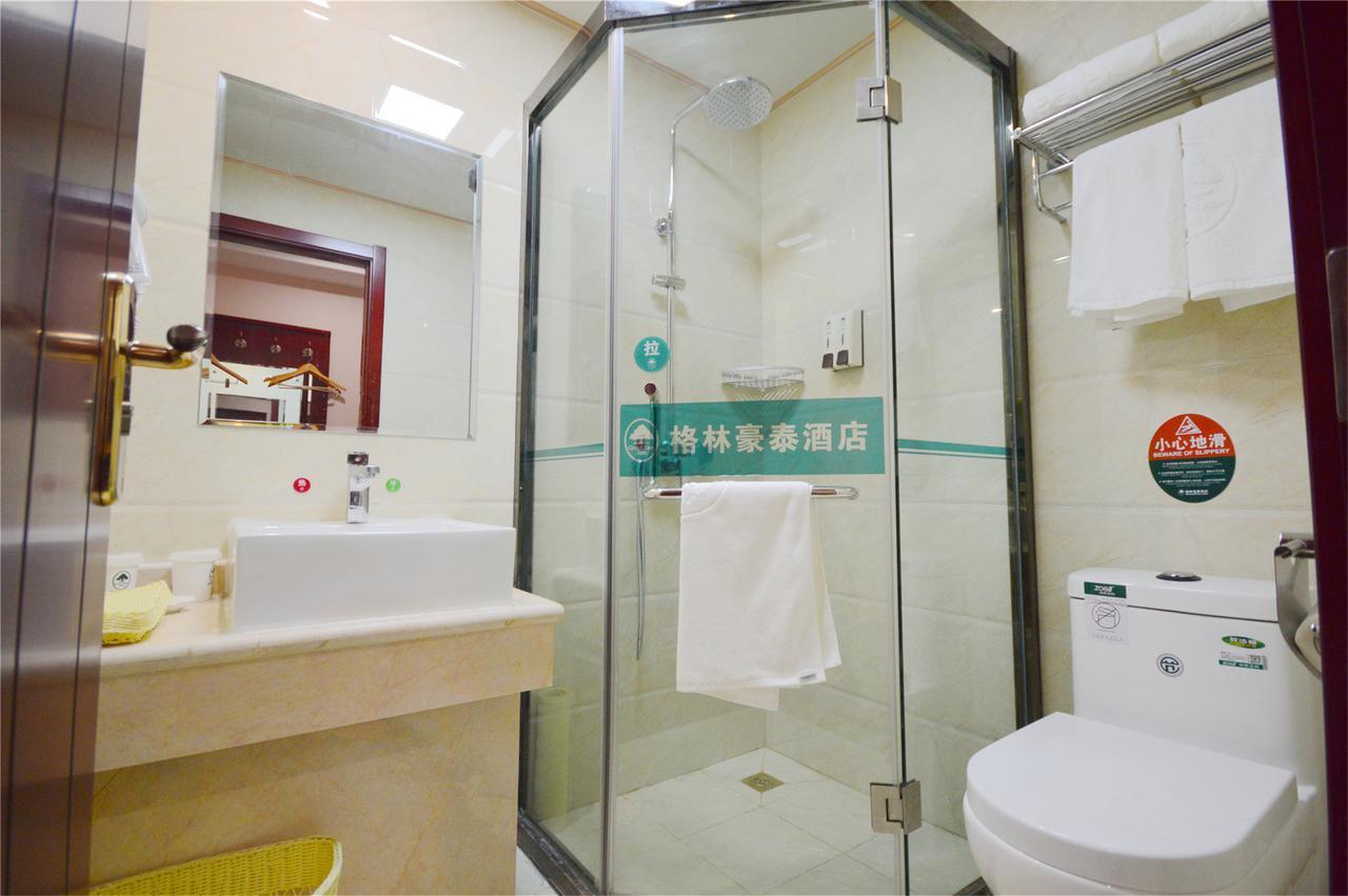 Greentree Inn Shanghai Minhang District Beiqiao Subway Station Express Hotel Buitenkant foto
