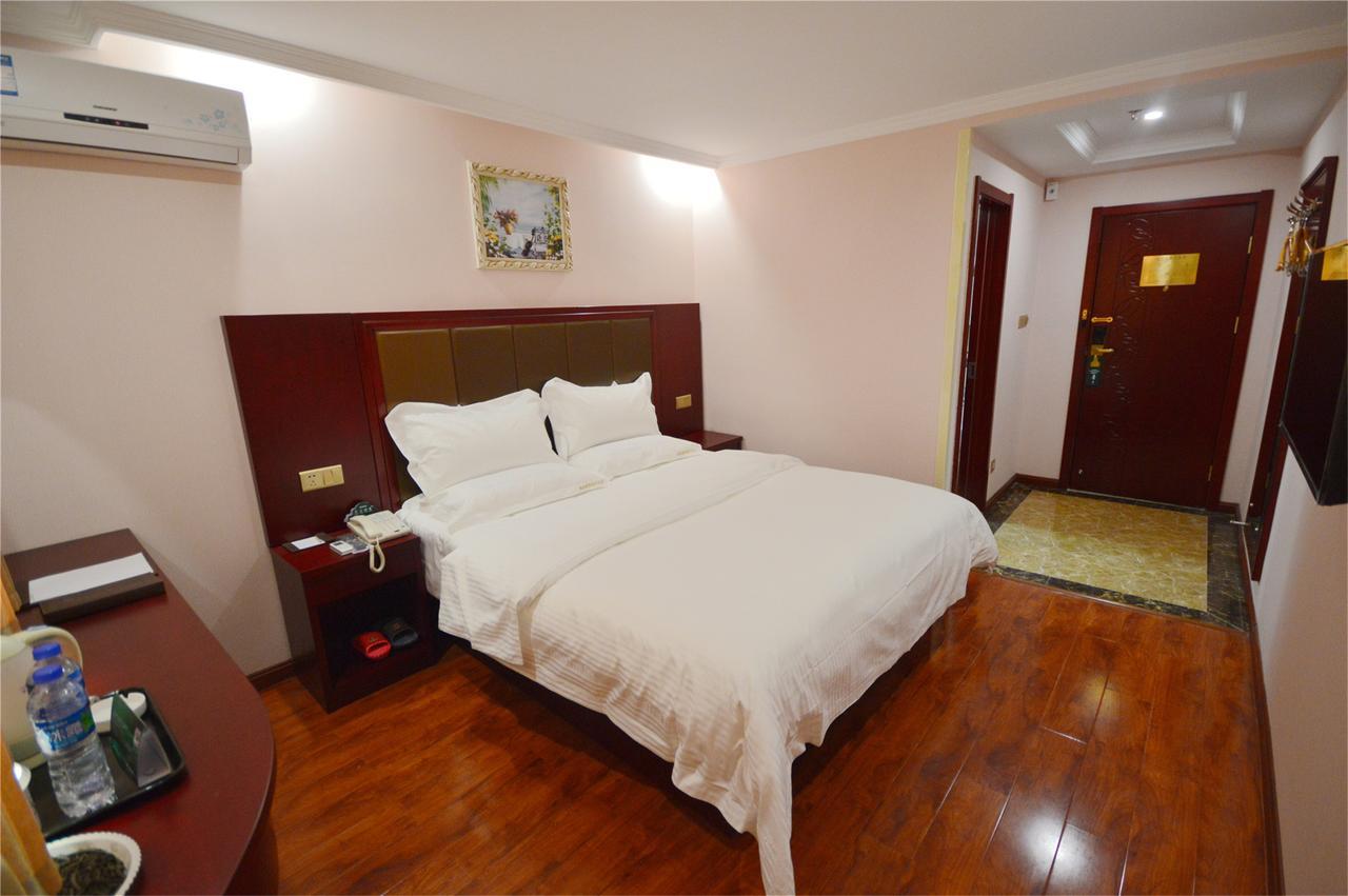 Greentree Inn Shanghai Minhang District Beiqiao Subway Station Express Hotel Buitenkant foto