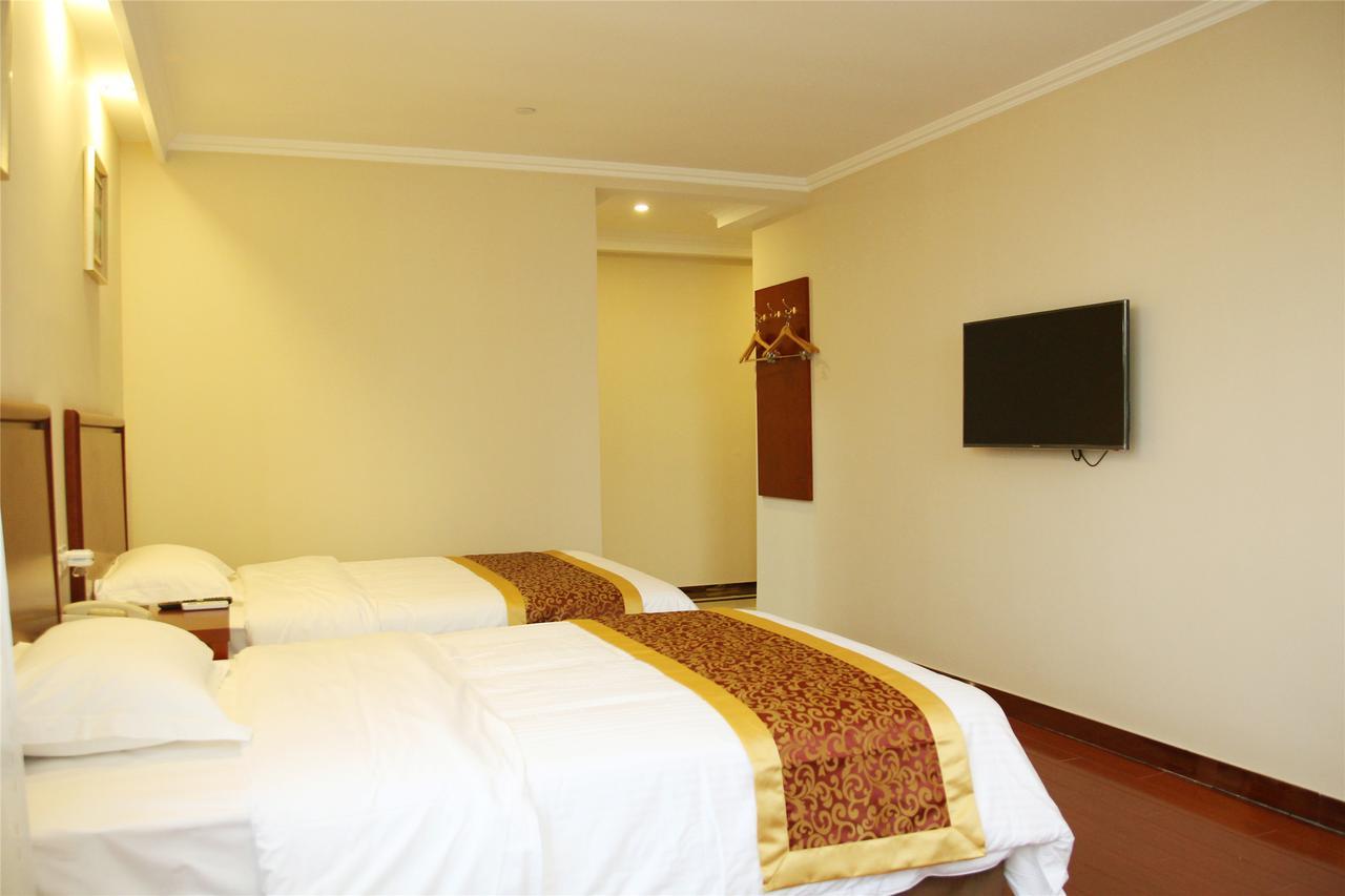 Greentree Inn Shanghai Minhang District Beiqiao Subway Station Express Hotel Buitenkant foto