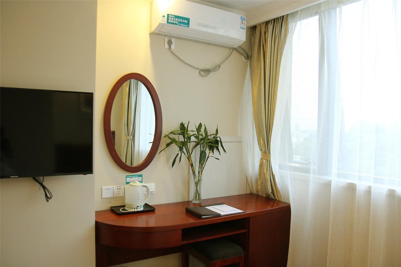 Greentree Inn Shanghai Minhang District Beiqiao Subway Station Express Hotel Buitenkant foto