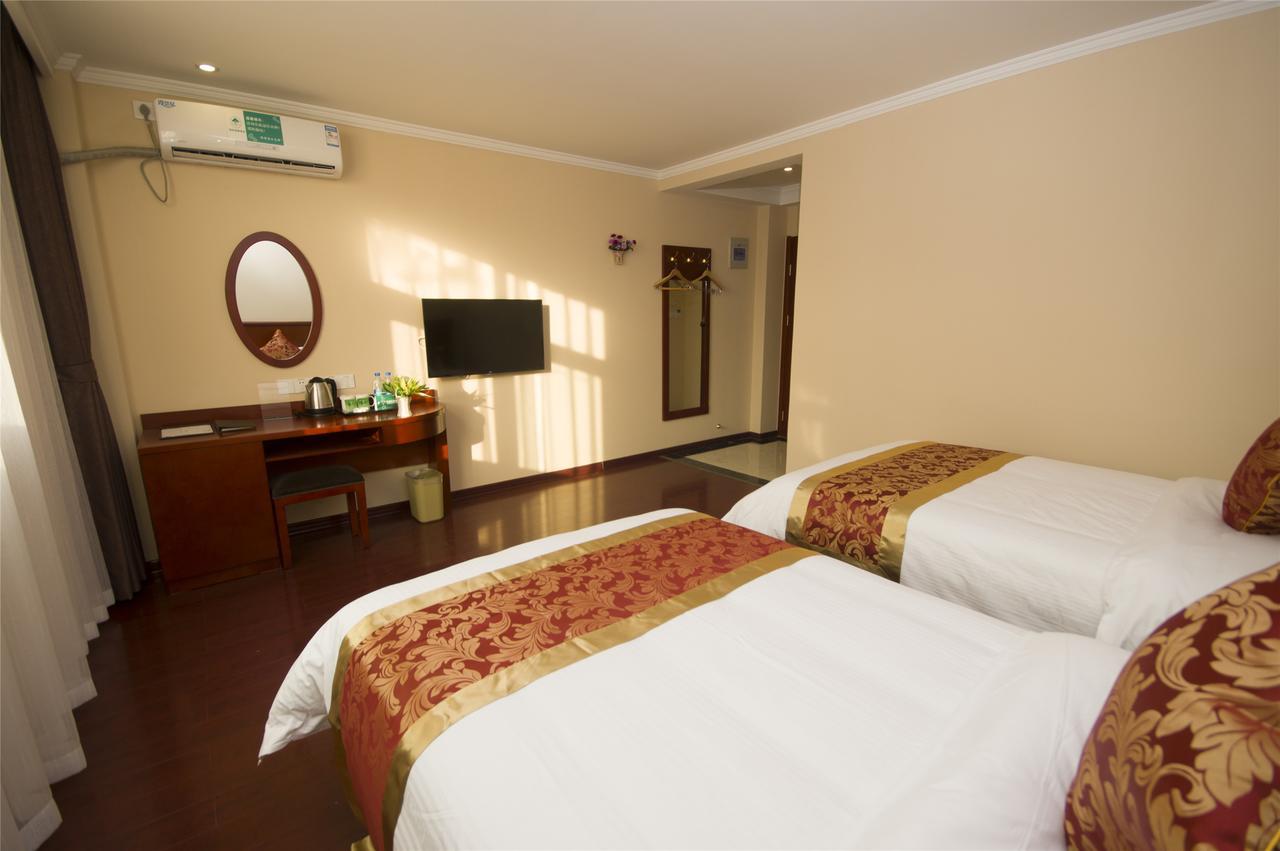 Greentree Inn Shanghai Minhang District Beiqiao Subway Station Express Hotel Buitenkant foto