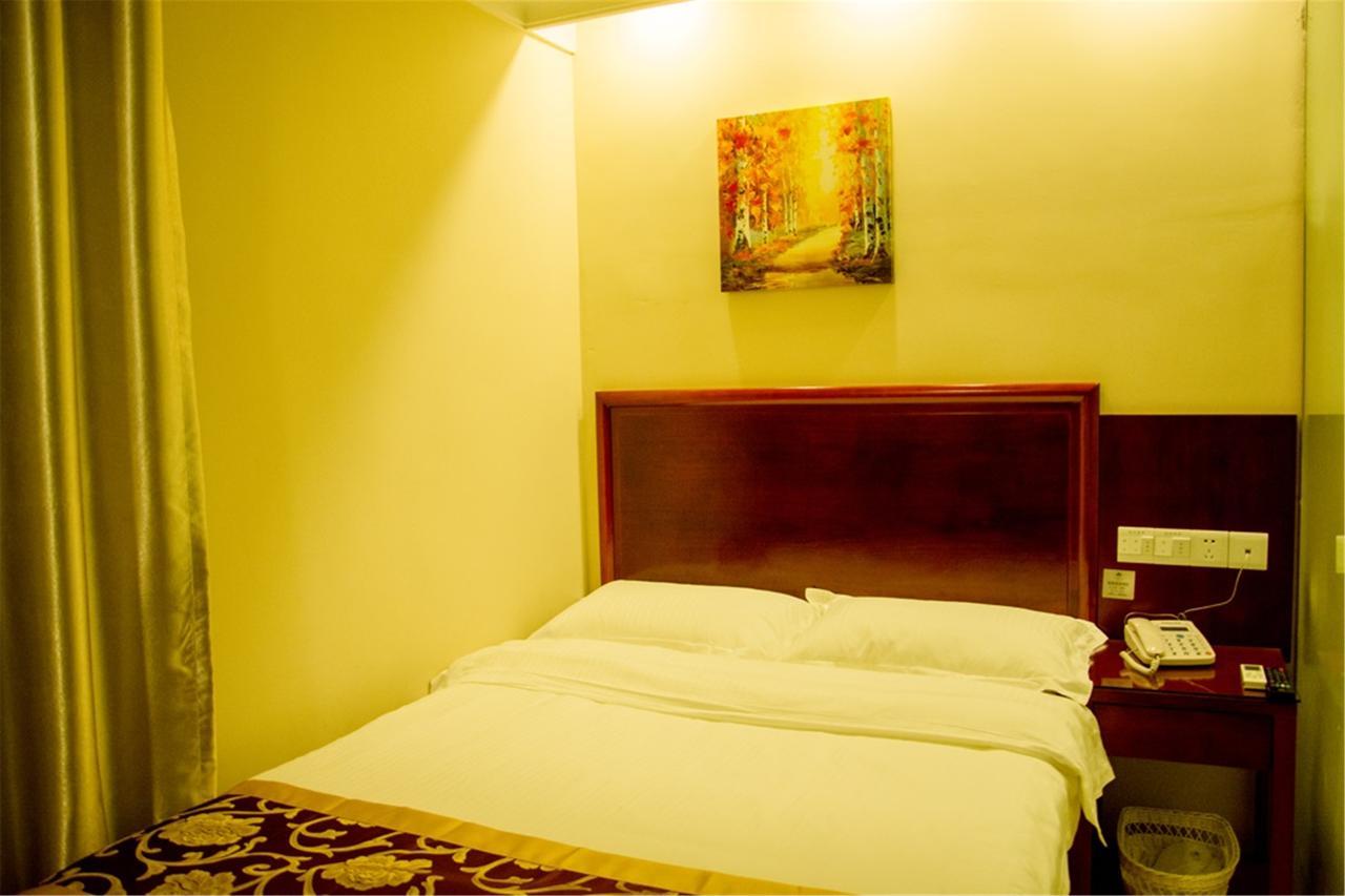 Greentree Inn Shanghai Minhang District Beiqiao Subway Station Express Hotel Buitenkant foto