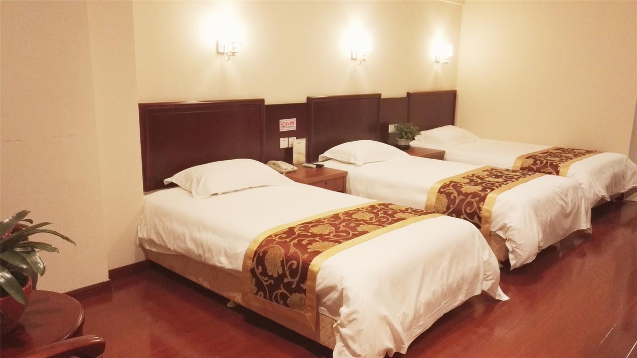Greentree Inn Shanghai Minhang District Beiqiao Subway Station Express Hotel Buitenkant foto